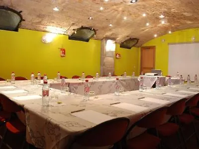 Claret Hotell