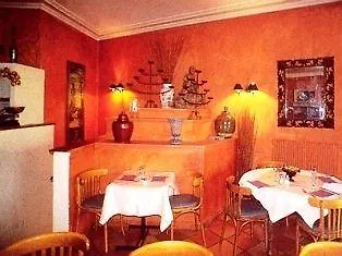 Claret Hotel 3*