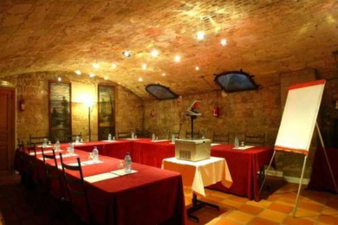 Hotel Claret Bercy 3*